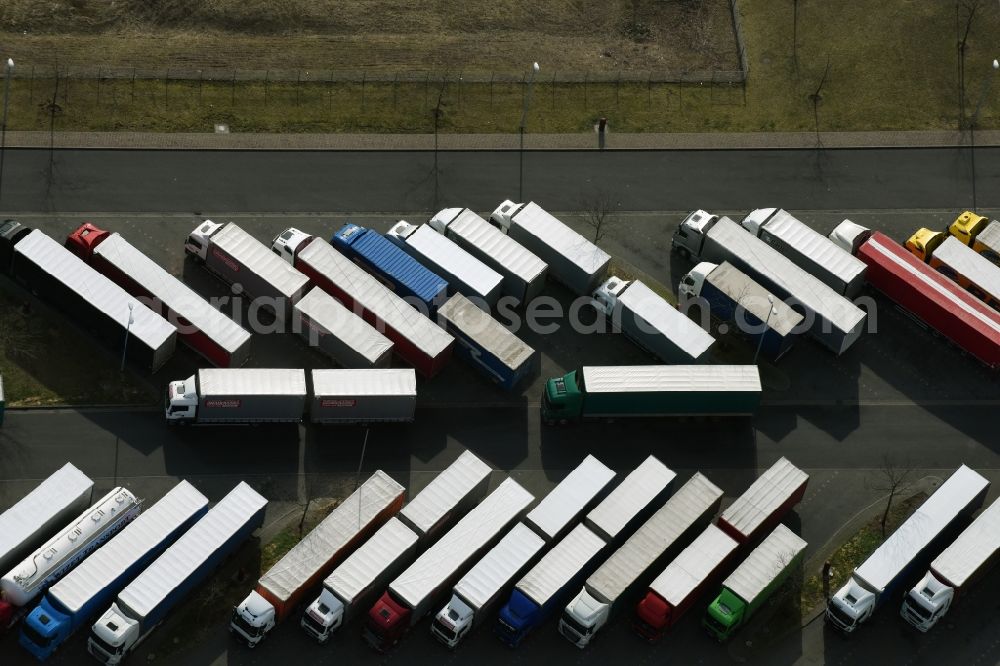 Aerial photograph Michendorf - Lorries - parking spaces at the highway rest stop and parking of the BAB A 10 Berliner Ring in Michendorf in the state Brandenburg