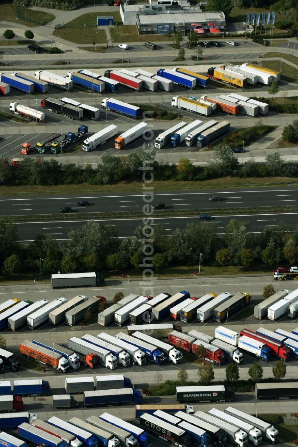 Aerial image Mittenwalde - Lorries - parking spaces at the highway rest stop and parking of the BAB A 10 Am Fichtenplan in Mittenwalde in the state Brandenburg