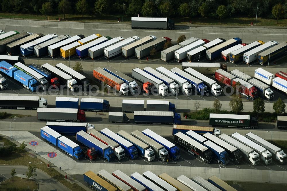 Mittenwalde from above - Lorries - parking spaces at the highway rest stop and parking of the BAB A 10 Am Fichtenplan in Mittenwalde in the state Brandenburg