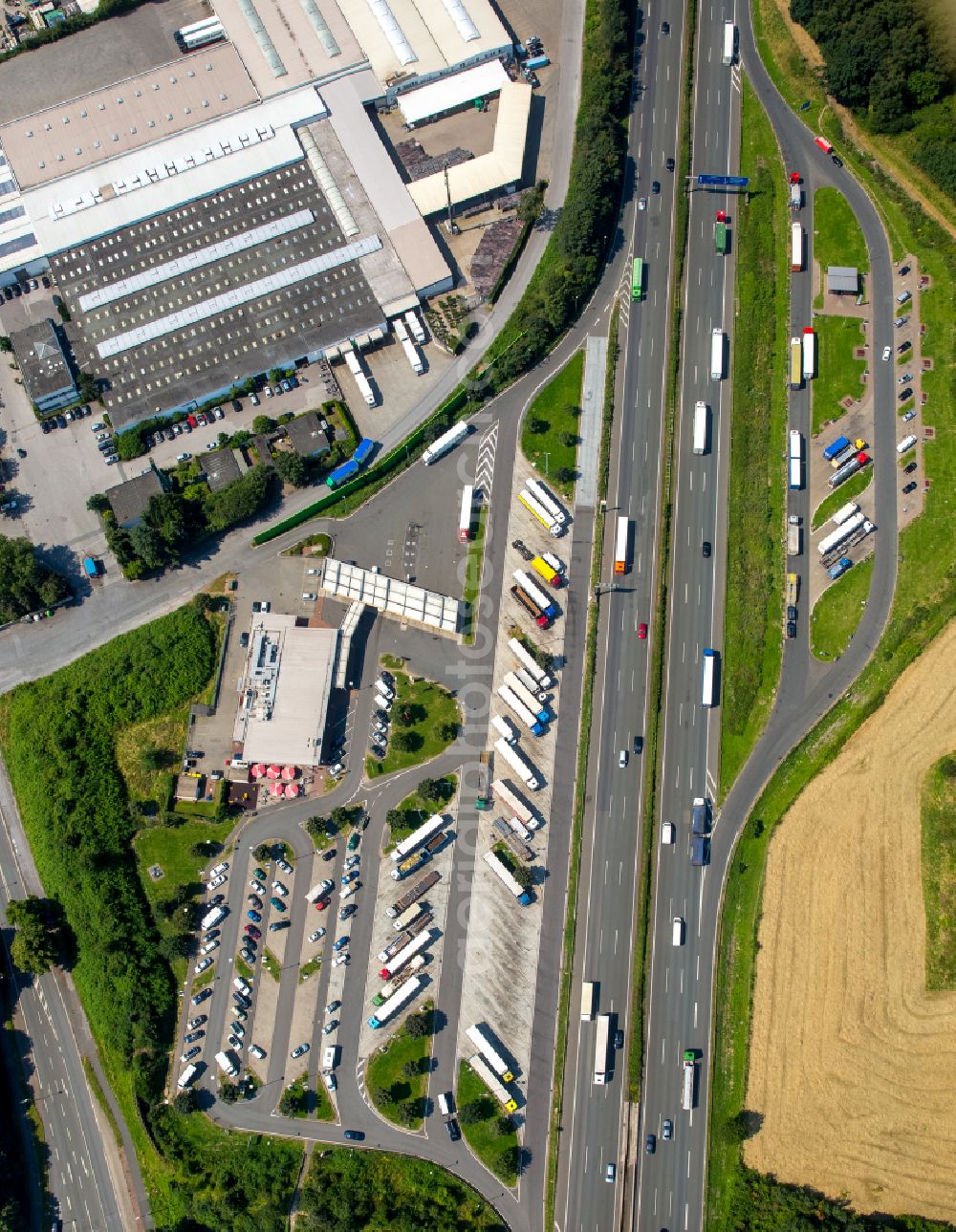 Aerial photograph Fuhlenbrock - Lorries - parking spaces at the highway rest stop and parking of the BAB A 2 in Fuhlenbrock at Ruhrgebiet in the state North Rhine-Westphalia, Germany