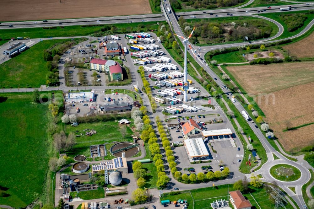 Aerial photograph Herbolzheim - Lorries - parking spaces at the highway rest stop and parking of the BAB A 5 in Herbolzheim in the state Baden-Wuerttemberg, Germany