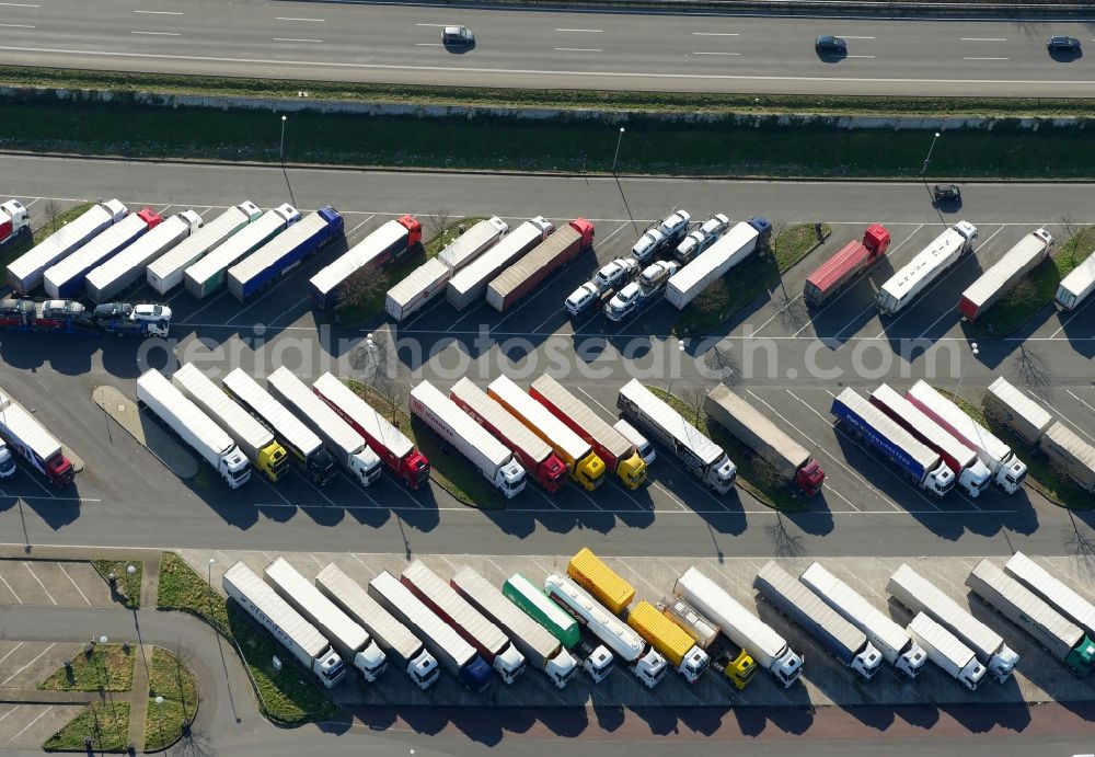 Gelsenkirchen from above - Lorries - parking spaces at the highway rest stop and parking of the BAB A2 Rasthof Resser Mark in Gelsenkirchen in the state North Rhine-Westphalia