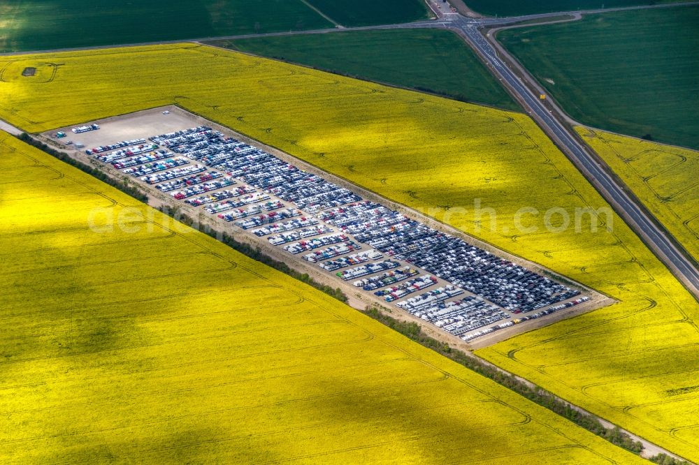 Salzfurtkapelle from the bird's eye view: Lorries and Truck storage areas and free-standing storage along the B6n in Salzfurtkapelle in the state Saxony-Anhalt, Germany