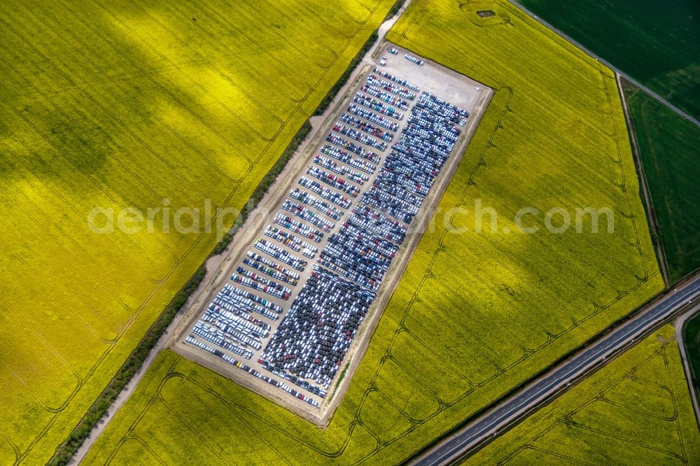 Salzfurtkapelle from the bird's eye view: Lorries and Truck storage areas and free-standing storage along the B6n in Salzfurtkapelle in the state Saxony-Anhalt, Germany