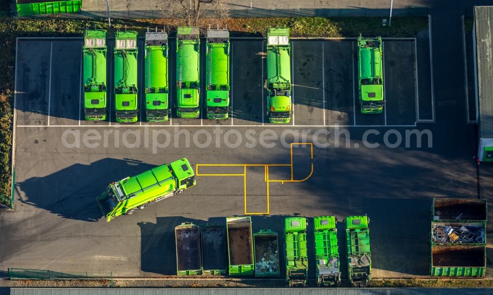 Aerial photograph Lüdenscheid - Lorries and Truck storage areas and free-standing storage Stadtreinigungs-, Transport- and Baubetrieb Luedenscheid Am Fuhrpark in Luedenscheid in the state North Rhine-Westphalia, Germany