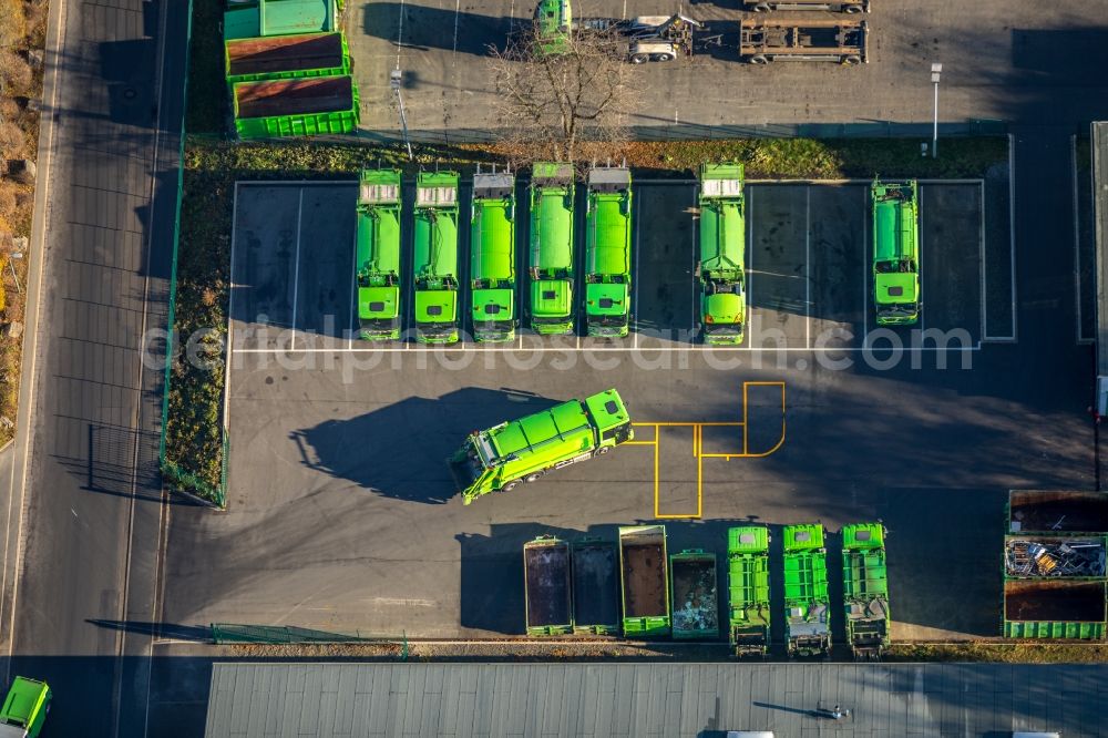 Lüdenscheid from above - Lorries and Truck storage areas and free-standing storage Stadtreinigungs-, Transport- and Baubetrieb Luedenscheid Am Fuhrpark in Luedenscheid in the state North Rhine-Westphalia, Germany