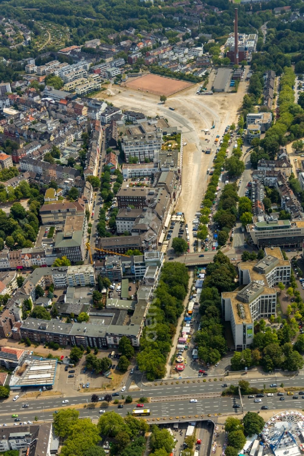 Essen from above - Lorries and Truck storage areas and parking area at Gregorstrasse in Essen in the state North Rhine-Westphalia, Germany