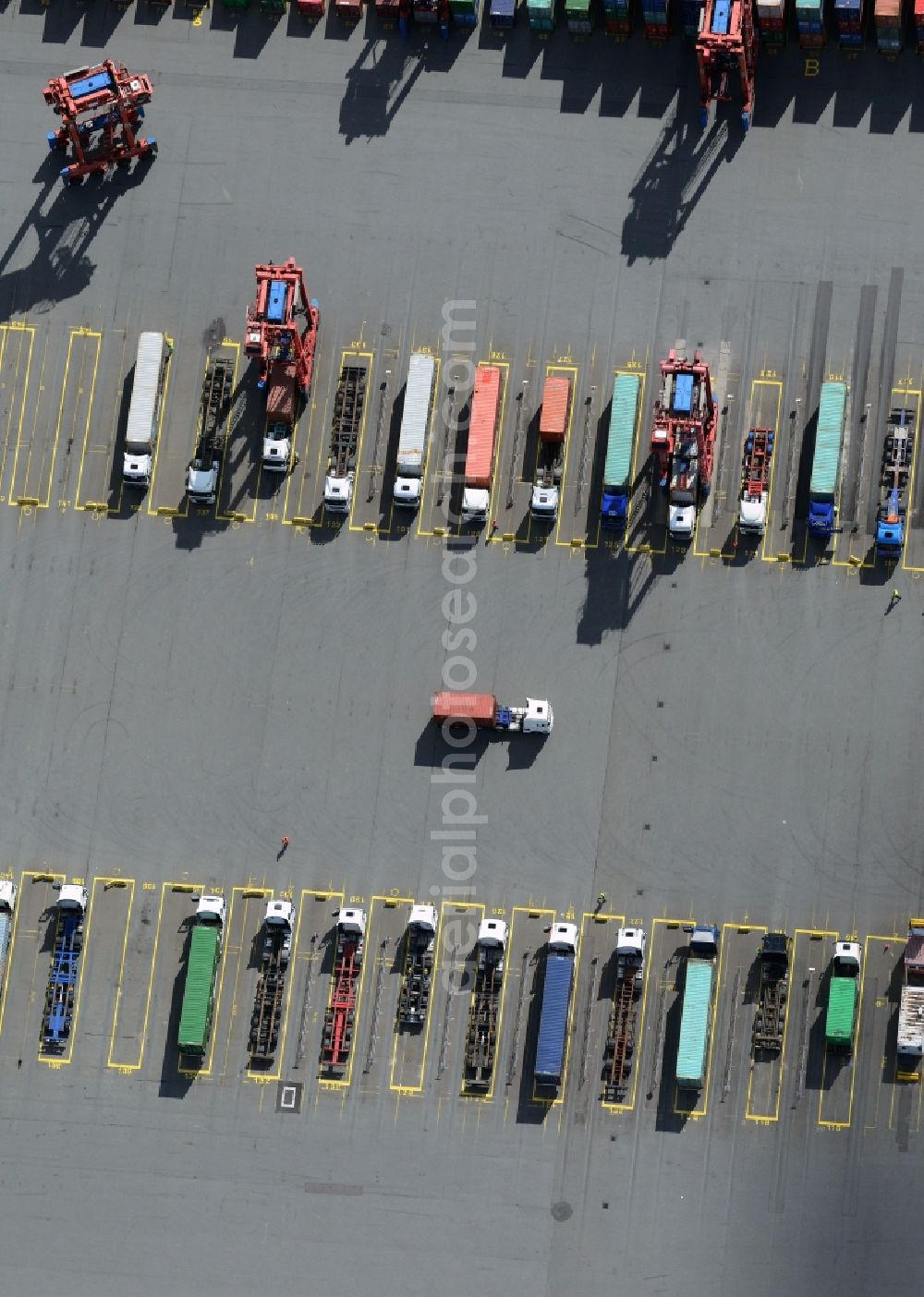 Hamburg from the bird's eye view: View of the HHLA Container Terminal Tollerort at the port of Hamburg