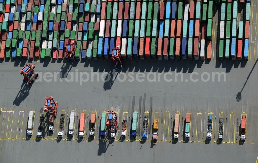 Hamburg from the bird's eye view: View of the HHLA Container Terminal Tollerort at the port of Hamburg