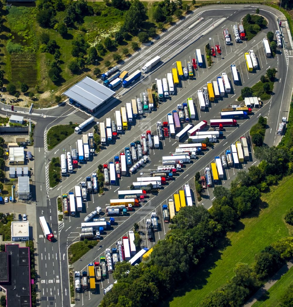 Aerial photograph Ludwigshafen am Rhein - Truck car park and parking area on the premises of BASF AG in Ludwigshafen am Rhein in Rhineland-Palatinate