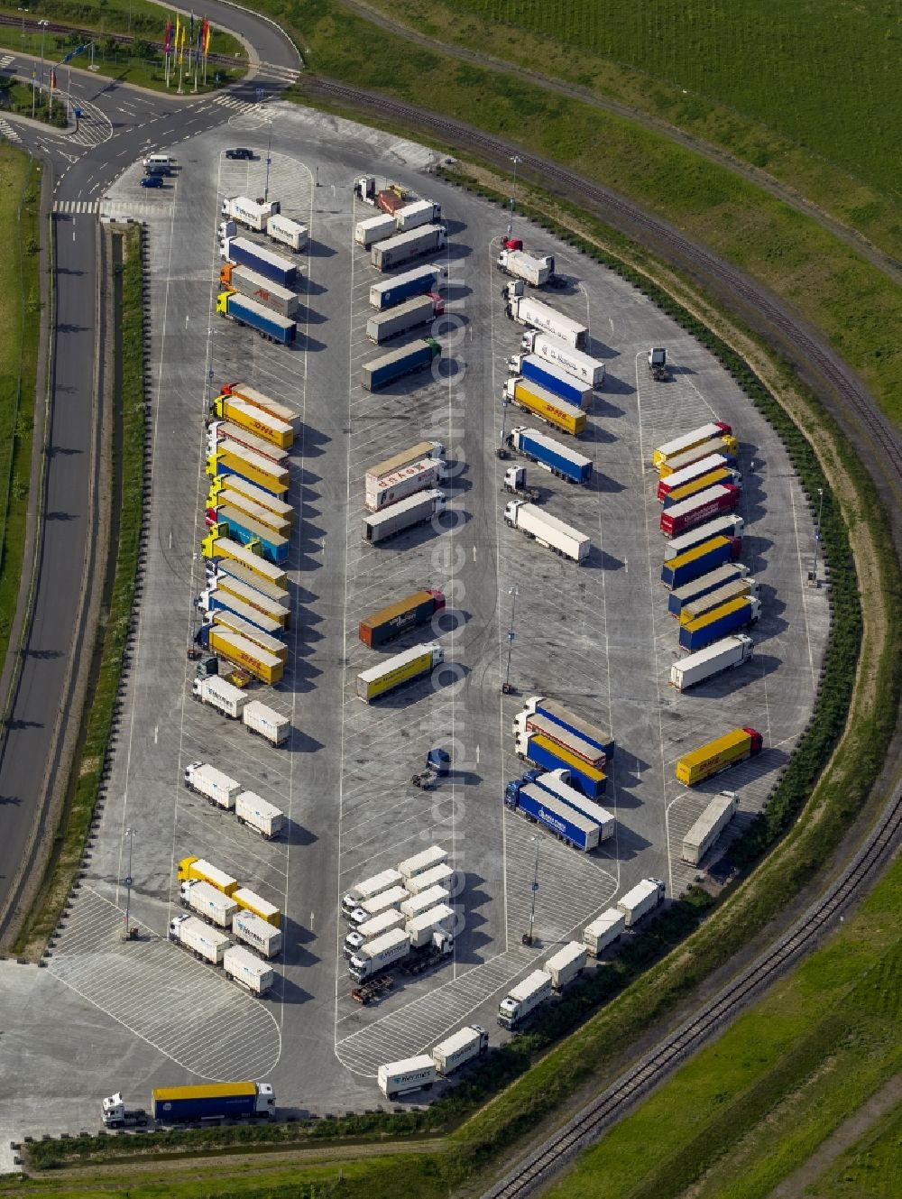 Aerial photograph Dortmund OT Ellinghausen - View of TRUCK formations on the parking areas of the Ikea distribution center in the district Ellingshausen in Dortmund in North Rhine-Westphalia