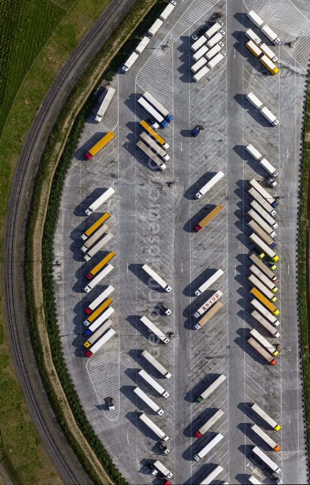 Aerial image Dortmund OT Ellinghausen - View of TRUCK formations on the parking areas of the Ikea distribution center in the district Ellingshausen in Dortmund in North Rhine-Westphalia