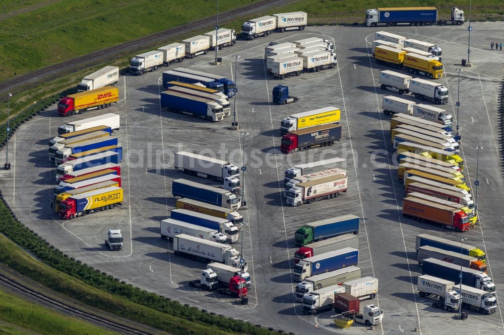 Dortmund OT Ellinghausen from the bird's eye view: View of TRUCK formations on the parking areas of the Ikea distribution center in the district Ellingshausen in Dortmund in North Rhine-Westphalia