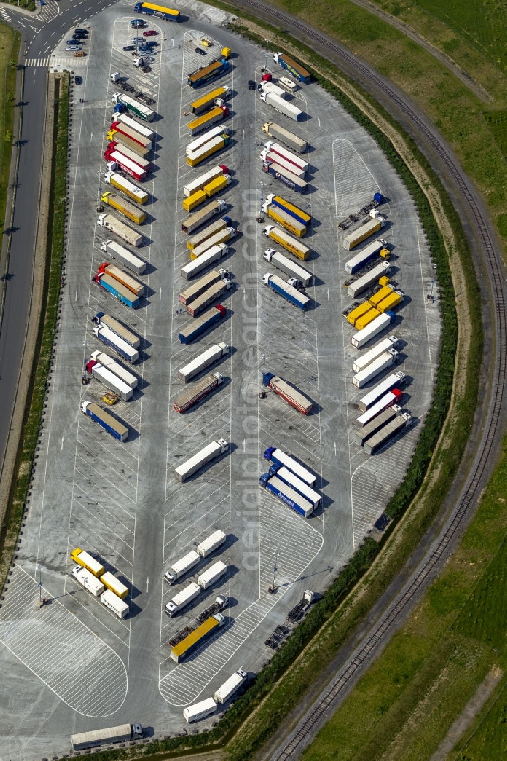 Dortmund OT Ellinghausen from the bird's eye view: View of TRUCK formations on the parking areas of the Ikea distribution center in the district Ellingshausen in Dortmund in North Rhine-Westphalia