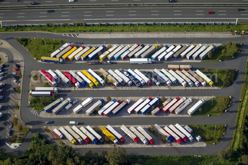 Aerial image Hamm OT Rhynern - View of the truck parking area in the district of Rhynern in Hamm in the state North Rhine-Westphalia