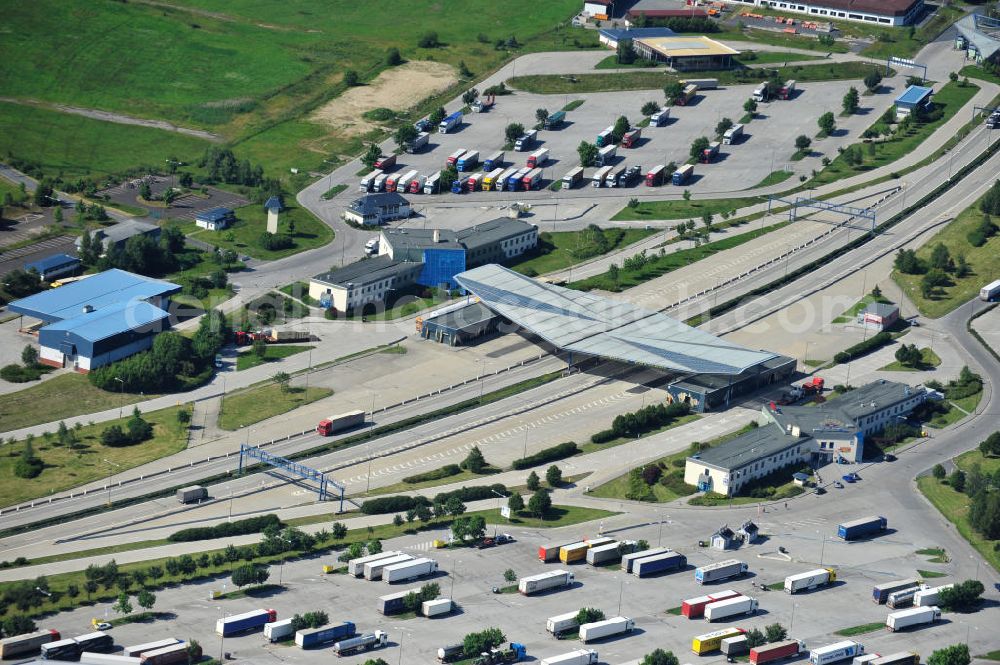 Rozvadov / Roßhaupt from the bird's eye view: View of truck parking and rest area on the German - Czech border control Waidhaus Rozvadov-sixth of the motorway BAB 6 - D5