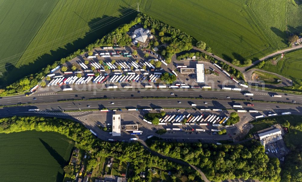 Schwerte from the bird's eye view: View of the motorway service area Lichtendorf Sued in Schwerte in the state of North Rhine-Westphalia