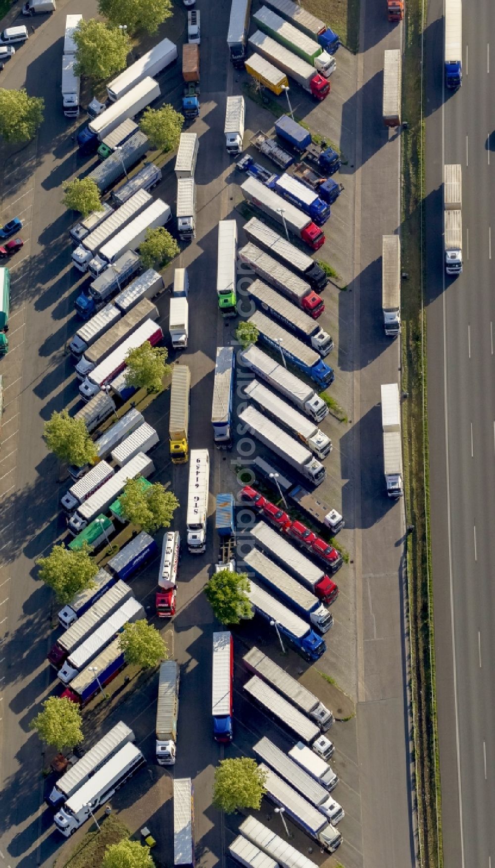 Schwerte from the bird's eye view: View of the motorway service area Lichtendorf Sued in Schwerte in the state of North Rhine-Westphalia