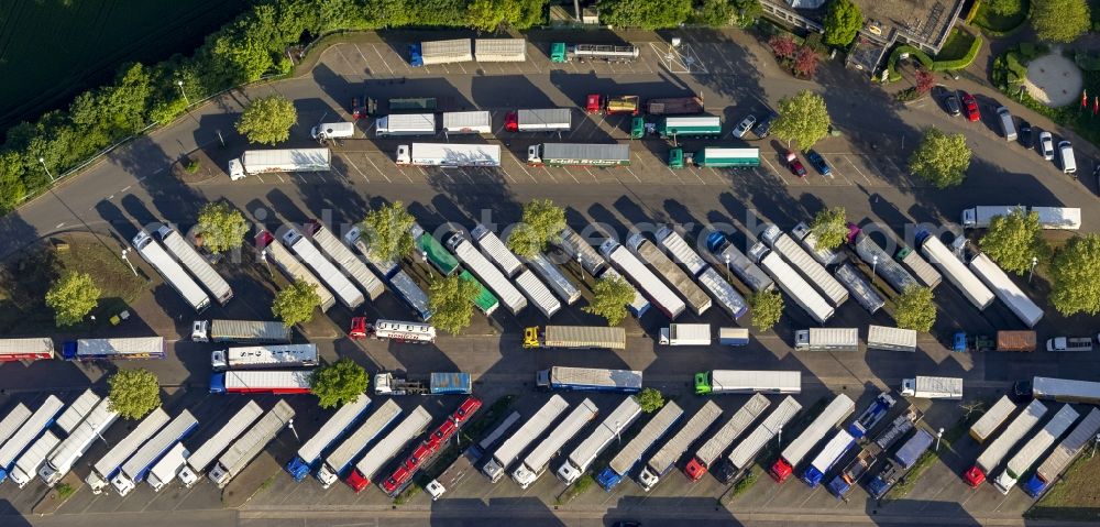 Aerial image Schwerte - View of the motorway service area Lichtendorf Sued in Schwerte in the state of North Rhine-Westphalia