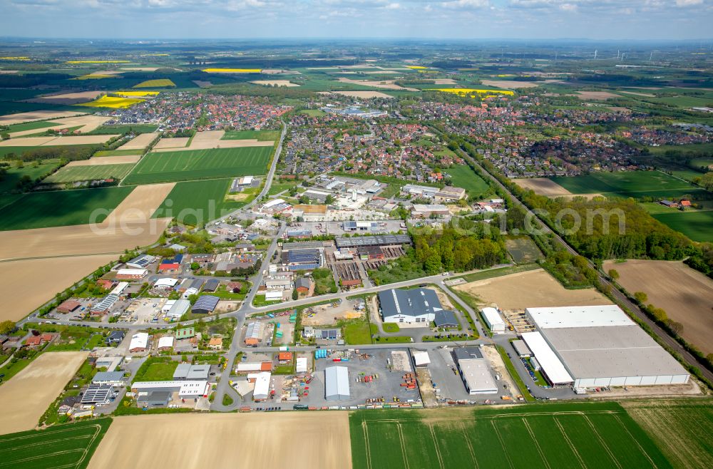 Aerial image Drensteinfurt - Industrial and commercial area on the edge of agricultural fields and fields in Drensteinfurt in the state North Rhine-Westphalia, Germany