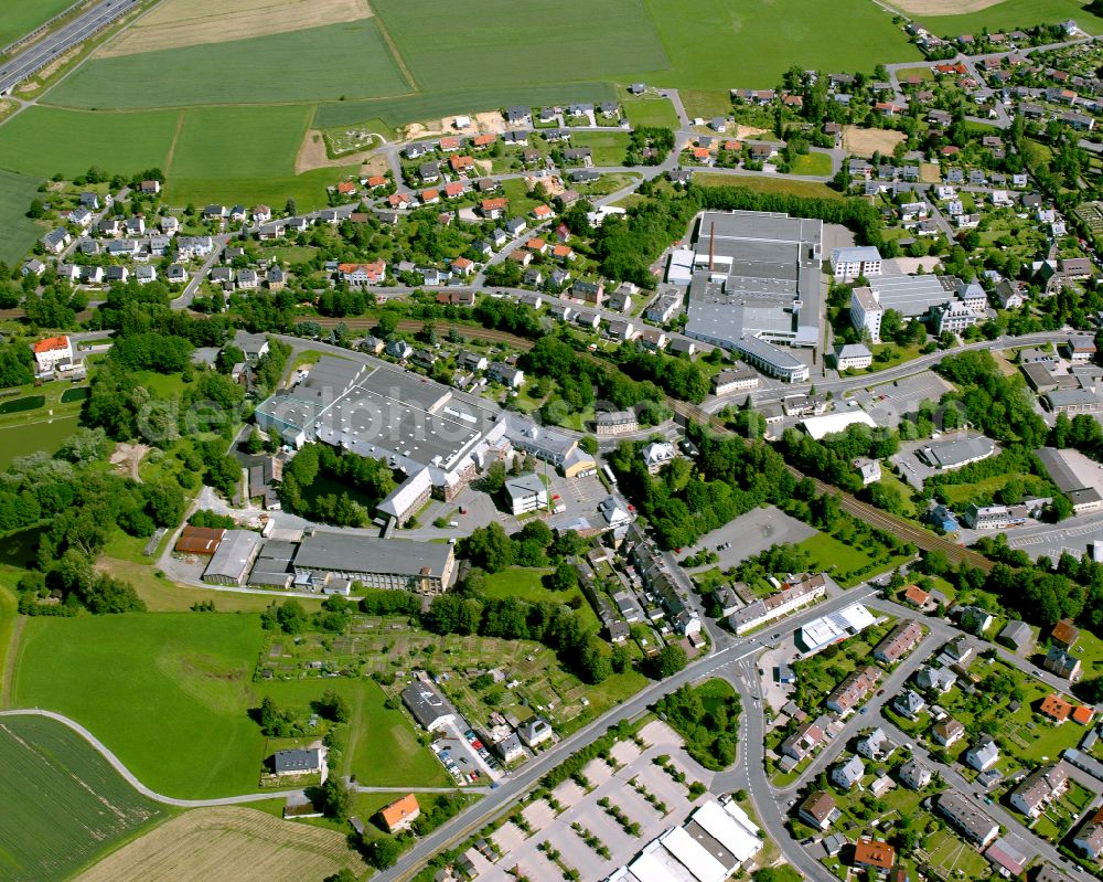 Aerial image Gottersdorf - Industrial and commercial area on the edge of agricultural fields and fields in Gottersdorf in the state Bavaria, Germany