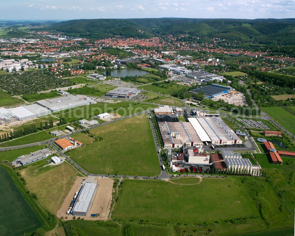 Aerial image Wernigerode - Industrial and commercial area on the edge of agricultural fields and fields in Wernigerode in the Harz in the state Saxony-Anhalt, Germany