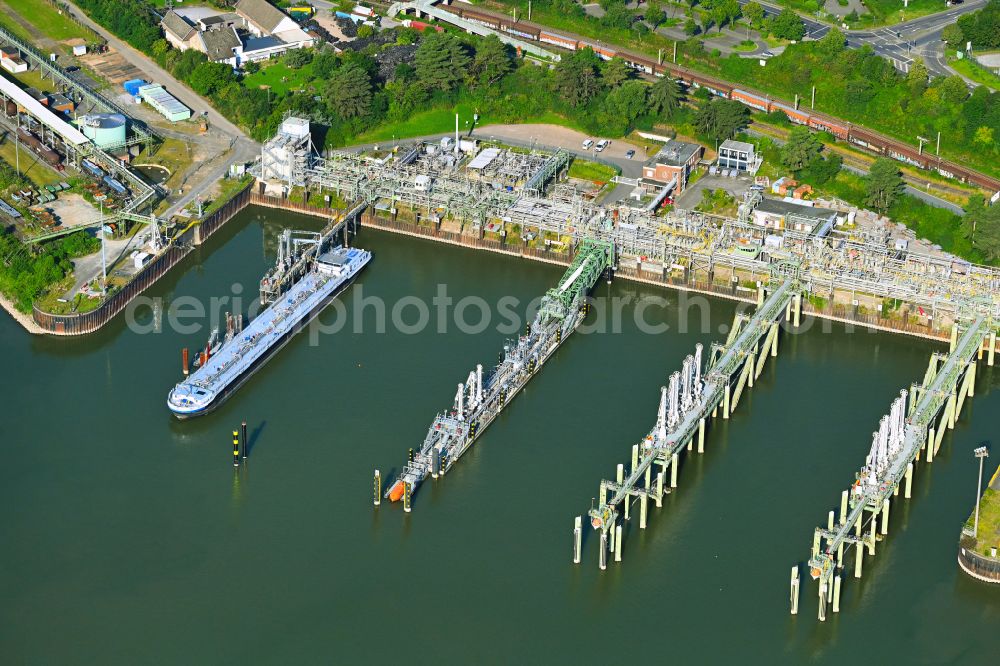 Köln from above - Water bridge with line systems of the LNG natural gas and liquid gas terminal and unloading quay on the banks of the Rhine on street Muehlenhof - Am Godorfer Hafen in the district Godorf in Cologne in the state North Rhine-Westphalia, Germany