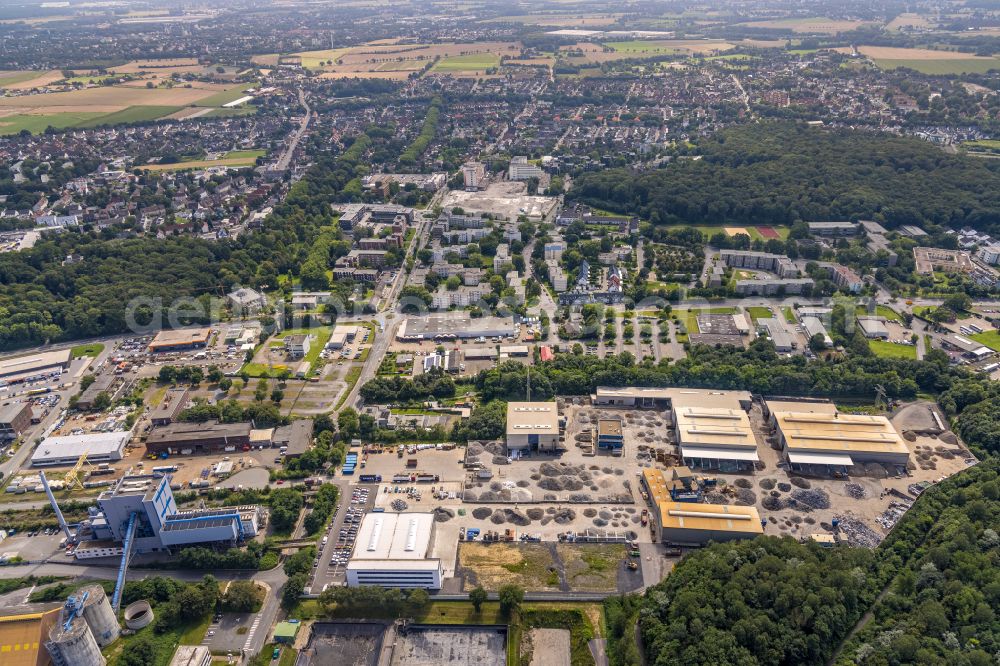 Aerial image Bergkamen - Logistics yard of the scrap - recycling sorting plant of M&R Recycling Solutions GmbH in the Neu-Monopol industrial area on street Rathenau Strasse in the district Weddinghofen in Bergkamen in the state North Rhine-Westphalia, Germany