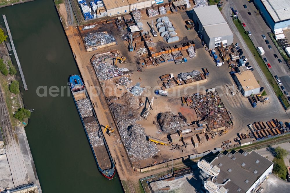 Aerial photograph Frankfurt am Main - Logistics yard of the scrap - recycling sorting plant on Uhlfelderstrasse in Frankfurt in the state Hesse, Germany