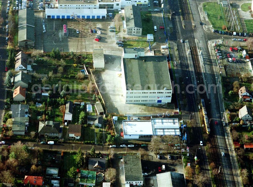 Berlin - Hohenschönhausen from above - Logistikzentrum der DEVON SB - Lagerung an der Hansastraße 216 in 13051 Berlin - Hohenschönhausen (tel.: 030-98313810).