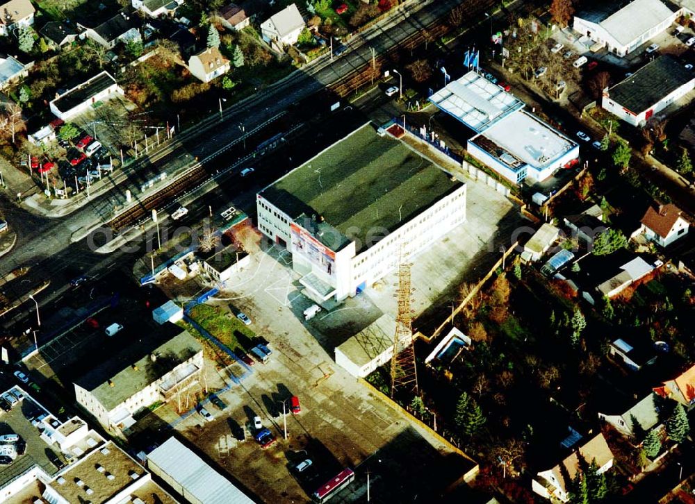 Berlin - Hohenschönhausen from the bird's eye view: Logistikzentrum der DEVON SB - Lagerung an der Hansastraße 216 in 13051 Berlin - Hohenschönhausen (tel.: 030-98313810).