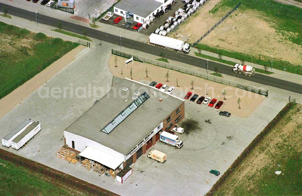 Gewerbegebiet Lindenberg bei Berlin-Karow from above - Logistikzentrum der Firma Thermo King Berlin Transportkälte GmbH im Gewerbegebiet Lindenberg.