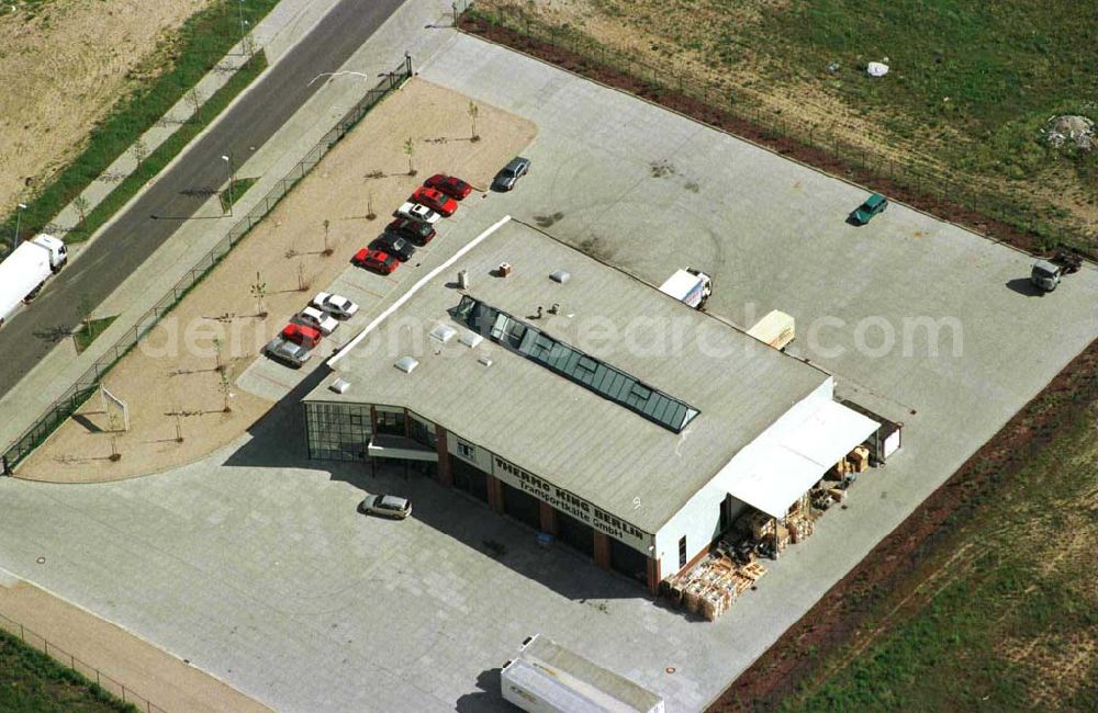 Aerial image Gewerbegebiet Lindenberg bei Berlin-Karow - Logistikzentrum der Firma Thermo King Berlin Transportkälte GmbH im Gewerbegebiet Lindenberg.