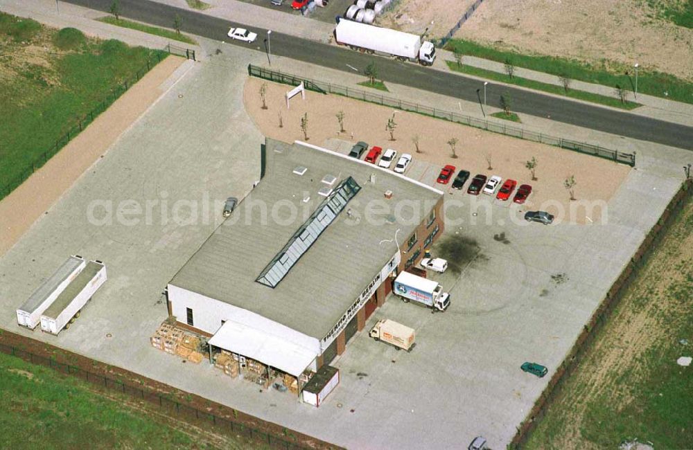 Aerial image Gewerbegebiet Lindenberg bei Berlin-Karow - Logistikzentrum der Firma Thermo King Berlin Transportkälte GmbH im Gewerbegebiet Lindenberg.