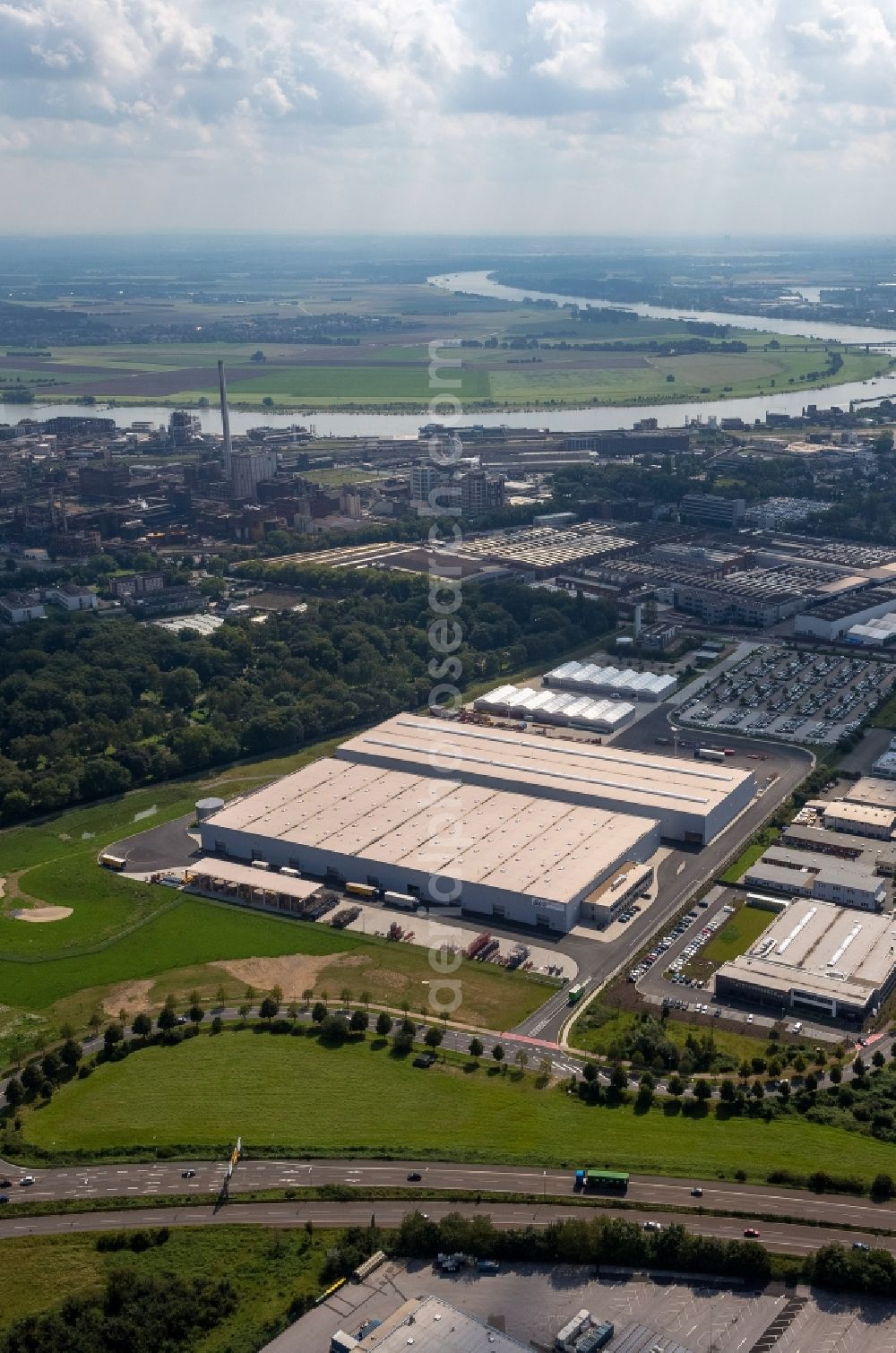 Krefeld from above - Logistics center of Siemens Real Estate in Krefeld in North Rhine-Westphalia