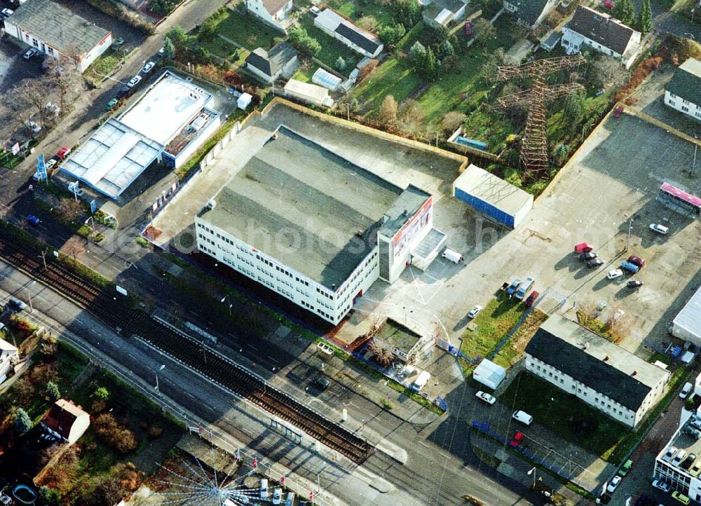 Aerial image Berlin - Hohenschönhausen - Logistrikzentrum der DEVON SB - Lagerung an der Hansastraße 216 in 13051 Berlin - Hohenschönhausen (tel.: 030-98313810).