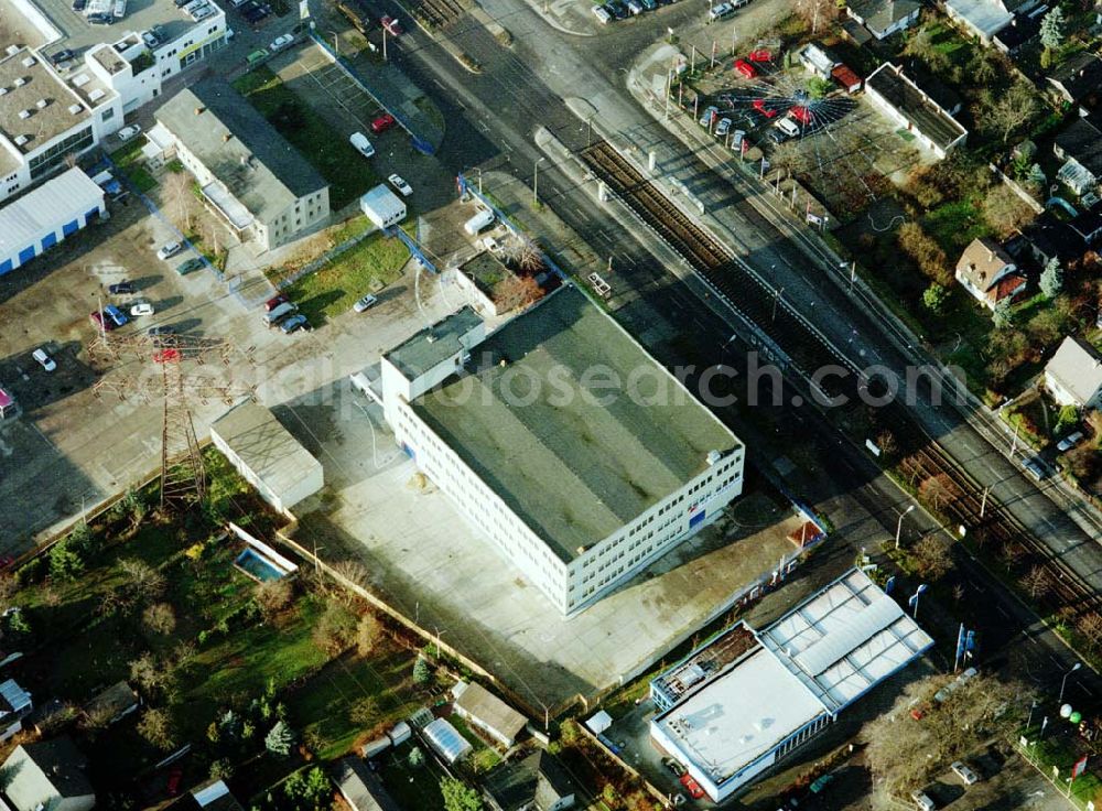 Berlin - Hohenschönhausen from above - Logistrikzentrum der DEVON SB - Lagerung an der Hansastraße 216 in 13051 Berlin - Hohenschönhausen (tel.: 030-98313810).