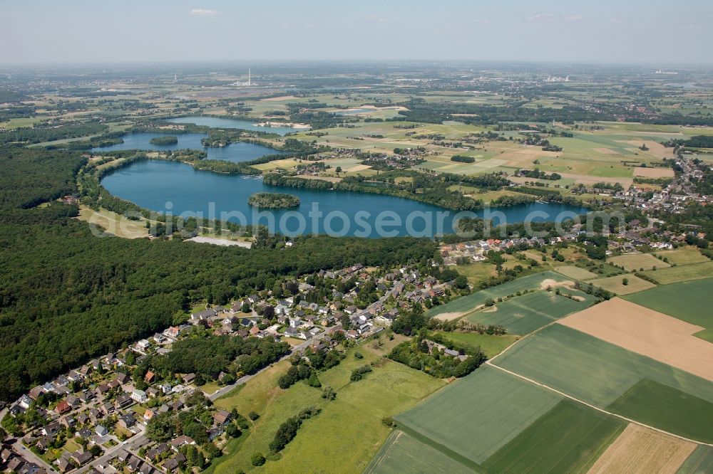 Duisburg OT Baerl from above - View of the Lohheideseein the district of Baerl in Duisburg in the state North Rhine-Westphalia