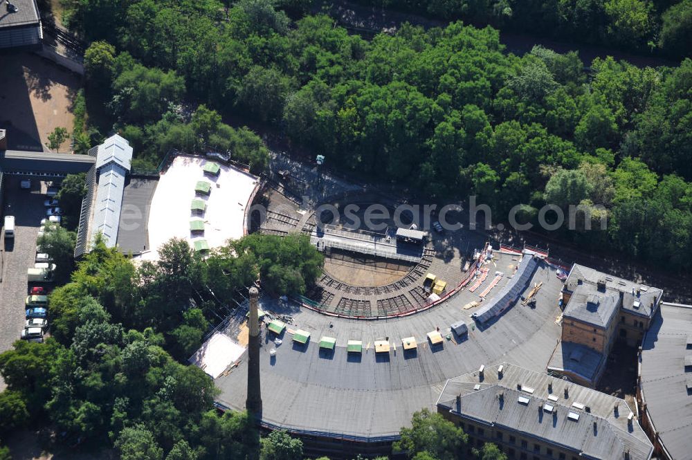 Aerial photograph Berlin Kreuzberg - Ringschuppen / Lokschuppen mit Drehscheibe auf dem Gelände vom Technikmuseum in Berlin-Kreuzberg. Roundhouse / locomotive shed with turntable on the area of the German Museum of Technology in Berlin Kreuzberg in Berlin Kreuzberg. Deutsches Technikmuseum Berlin (DTMB)