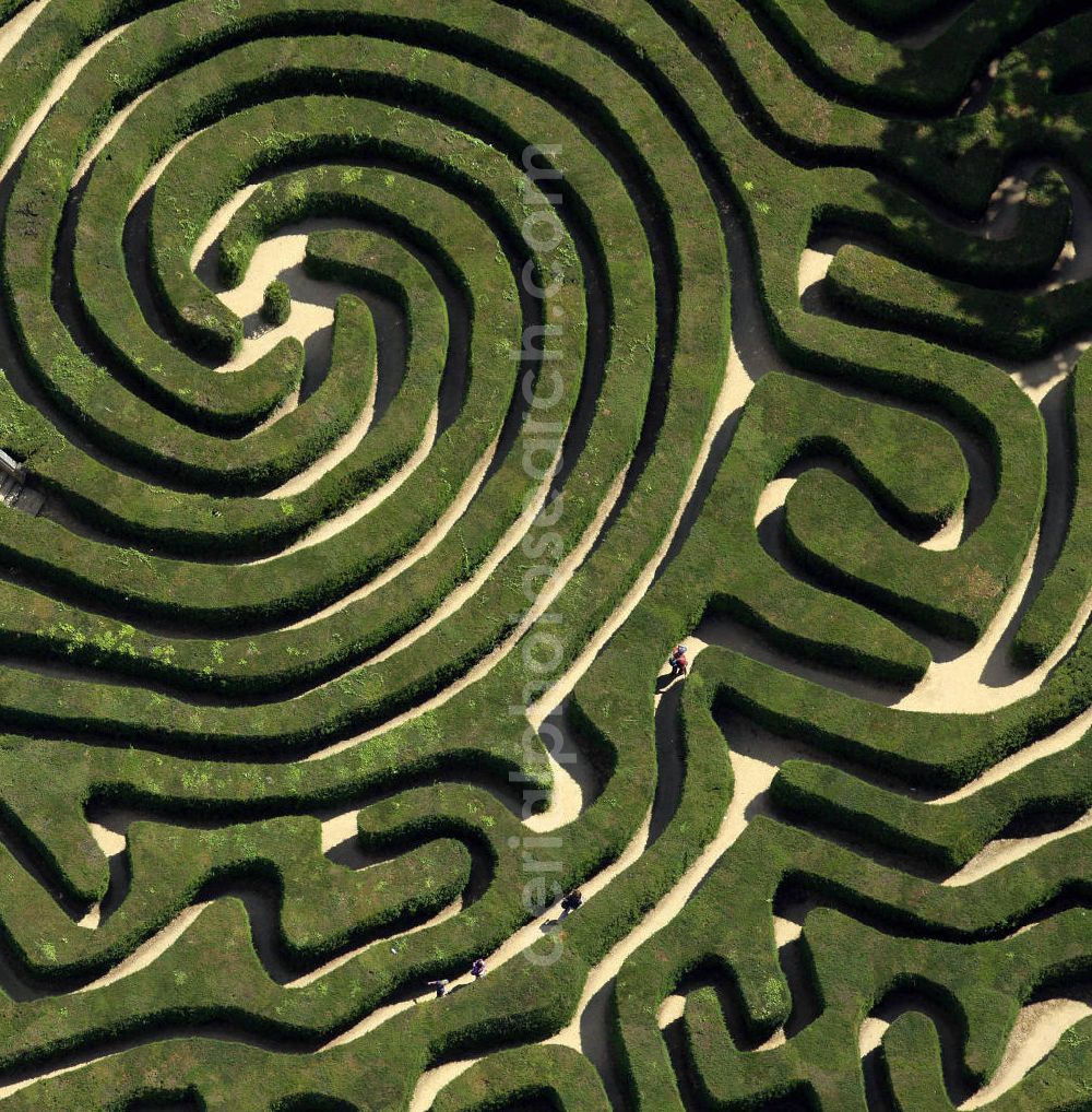 Aerial image Horningsham - Blick auf das Heckenlabyrinth am Longleat-Safaripark im Süden Englands. Das Labyrinth besteht aus mehr als 16.000 Eiben und bedeckt eine Fläche von 0,6 Hektar. Es wurde 1975 von Greg Bright entworfen und hat eine Gesamtweglänge von 2,7 Kilometer. View of the hedge maze at Longleat Safari Park in the south of England. Made up of more than 16,000 English Yews, the Hedge Maze was first laid out in 1975 by the designer Greg Bright. The Hedge Maze covers an area of around 0.6 hectares with a total pathway length of 2.7 kilometres.