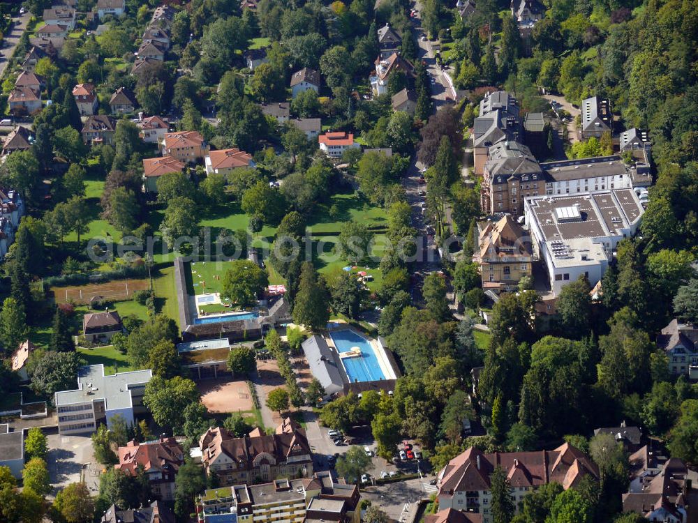 Freiburg im Breisgau from above - Das Lorettobad im Stadtteil Wiehre von Freiburg, Baden-Württemberg. Es besteht seit 1842 und ist somit das älteste Familienbad Deutschlands und das Einzige, welches noch ein separates Damenbad hat. Open-air bath Lorettobad in the district Wiehre in Freiburg, Baden-Wuerttemberg. Built in 1842 it is the oldest open-air pool in Germany and the only one which has a separate ladies swimming bath.