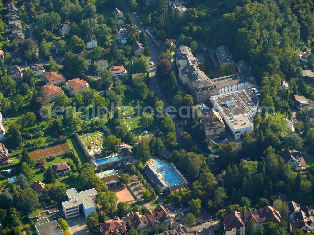 Aerial photograph Freiburg im Breisgau - Das Lorettobad im Stadtteil Wiehre von Freiburg, Baden-Württemberg. Es besteht seit 1842 und ist somit das älteste Familienbad Deutschlands und das Einzige, welches noch ein separates Damenbad hat. Open-air bath Lorettobad in the district Wiehre in Freiburg, Baden-Wuerttemberg. Built in 1842 it is the oldest open-air pool in Germany and the only one which has a separate ladies swimming bath.