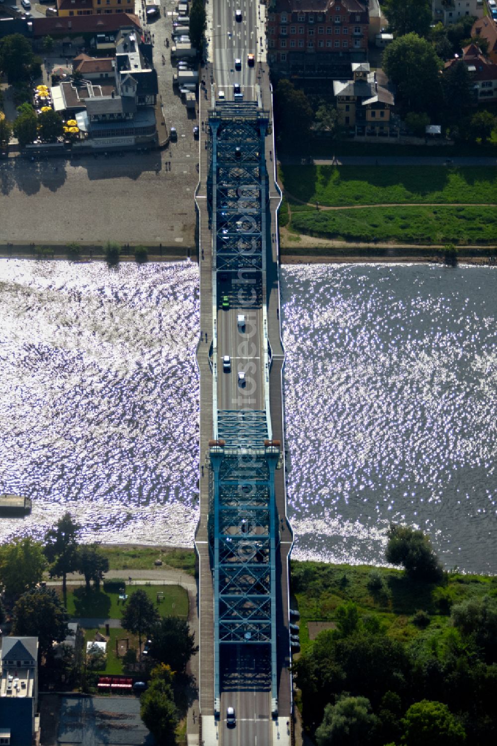 Dresden from the bird's eye view: Loschwitz Bridge Blue Wonder over the course of the Elbe in Dresden in the federal state of Saxony. The Elbe Bridge connects the districts of Blasewitz and Loschwitz and is considered a landmark of the city