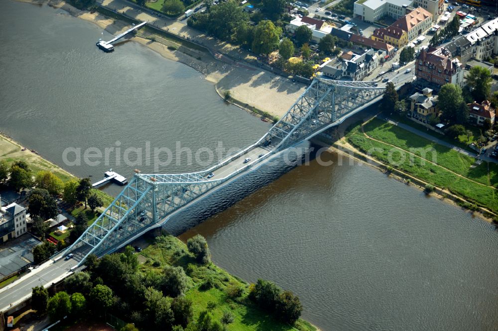 Aerial photograph Dresden - Loschwitz Bridge Blue Wonder over the course of the Elbe in Dresden in the federal state of Saxony. The Elbe Bridge connects the districts of Blasewitz and Loschwitz and is considered a landmark of the city