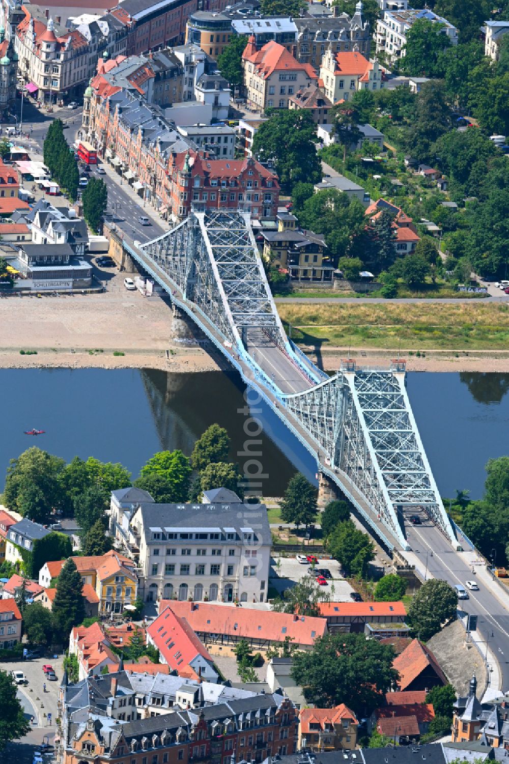 Dresden from the bird's eye view: The Loschwitzer bridge called Blue Miracle over the river Elbe in Dresden in the state Saxony. The bridge connects the districts Blasewitz and Loschwitz and is a well known landmark in Dresden