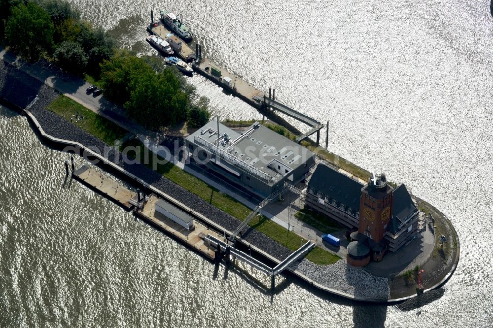 Hamburg from the bird's eye view: Nautical pilot station Seemannshoeft in Hamburg-Waltershof. Operator is the Hamburg Port Authority HPA