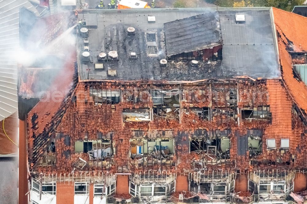 Aerial image Bochum - Fire fighting at the fire brigade on fire the building Berufsgenossenschaftliches Universitaetsklinikum Bergmannsheil am Buerkle de la Camp-Platz in Bochum in the state North Rhine-Westphalia