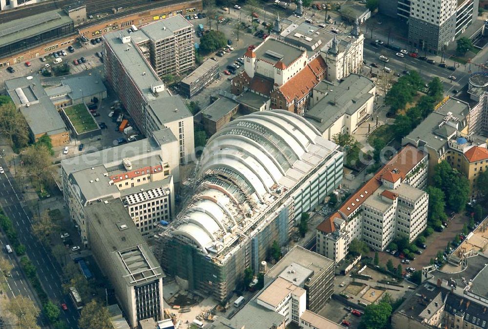 Berlin - Charlottenburg from the bird's eye view: Ludwig-Erhard-Haus der IHK Berlin vor der Fertigstellung.