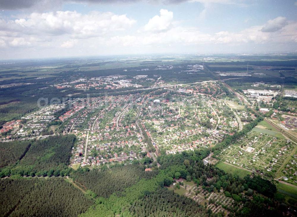 Ludwigsfelde / Brandenburg from the bird's eye view: Ludwigsfelde aus südwestlicher Richtung am südlicher Berliner Ring.