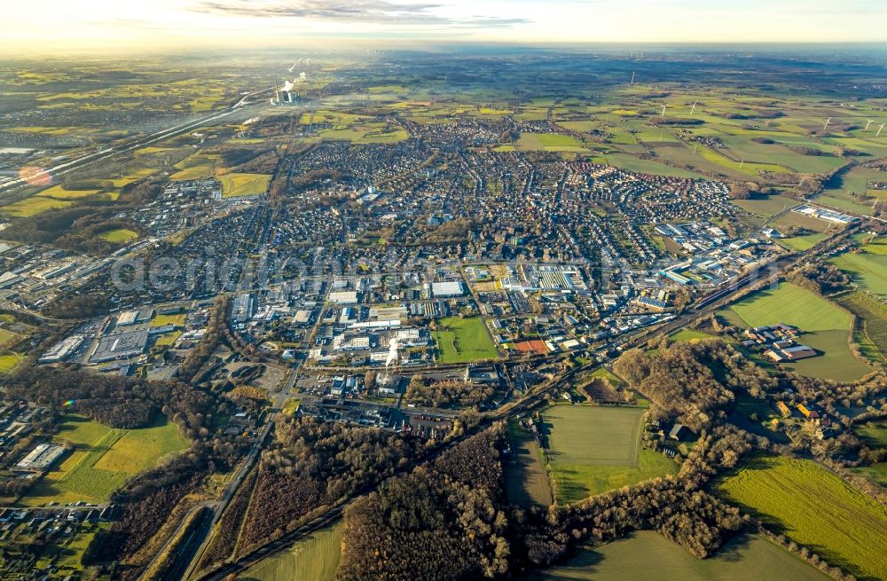 Aerial image Hamm - Aerial view of colony and industrial area Roemerstrasse with view to RWE Power AG power plant Gersteinwerk in the district Bockum-Hoevel in Hamm in the German state North Rhine-Westphalia, Germany